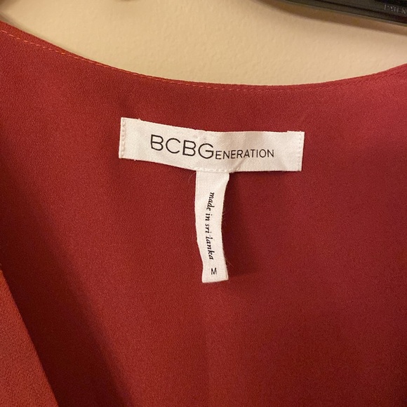 Rust colored long lined dress with open sleeves - Picture 2 of 6